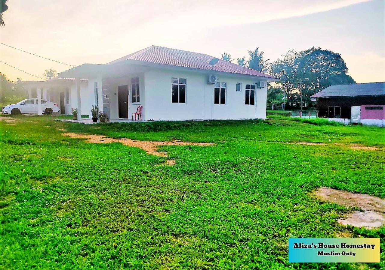 Aliza'S House Homestay Pd Mini Bungalow Port Dickson Dış mekan fotoğraf